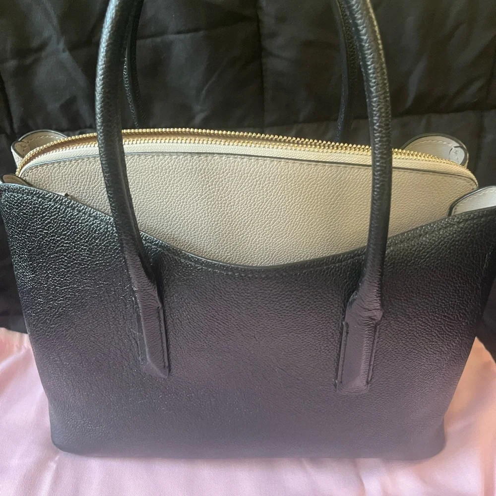 Kate Spade bag and matching wallet. Great condition! Comes with original bag. - Picture 6 of 7
